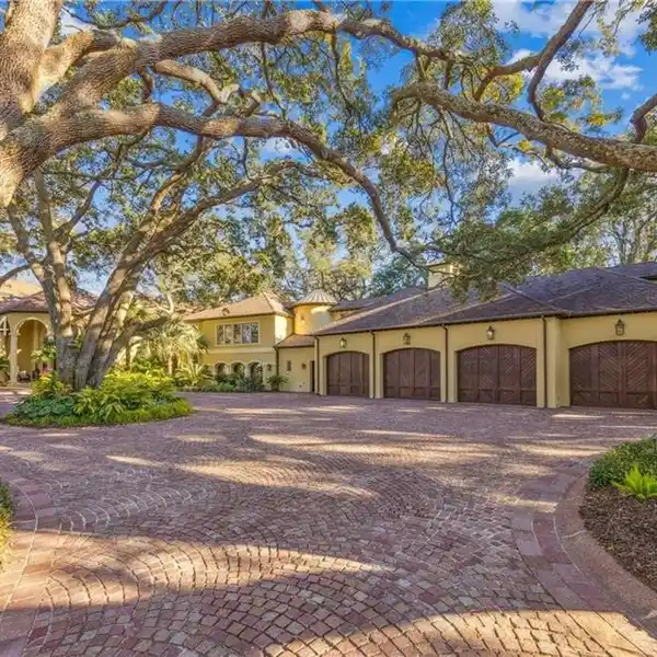 PRIVATE ACRE-PLUS OASIS IN PORT ROYAL PLANTATION