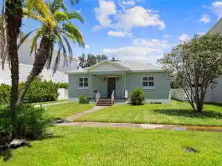 Remodeled Davis Islands Home with Spacious Backyard