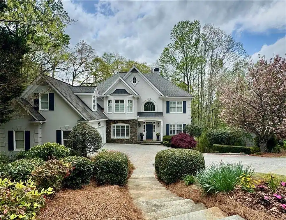 Lock-and-leave Oasis in Chastain Park