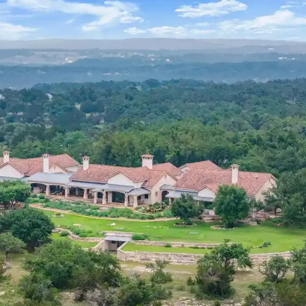 INCREDIBLY RARE 2,300-ACRE OPPORTUNITY