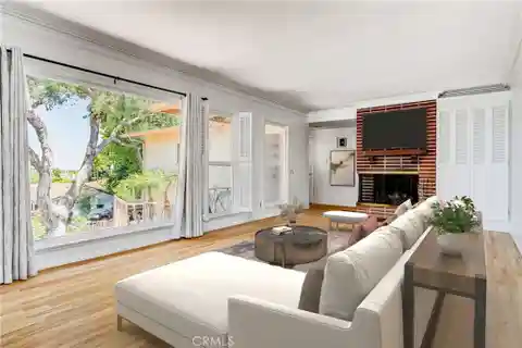 Charming Home in Coveted Hollywood Riviera