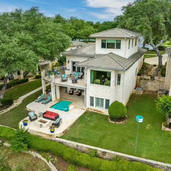 TURNKEY LIVING IN BARTON CREEK LAKESIDE
