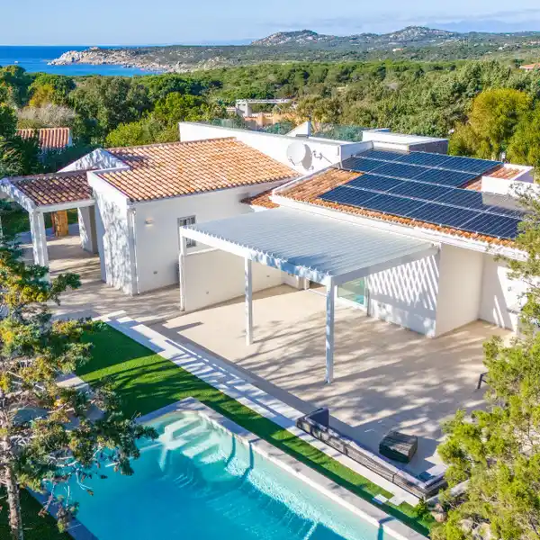 GORGEOUS CONTEMPORARY VILLA