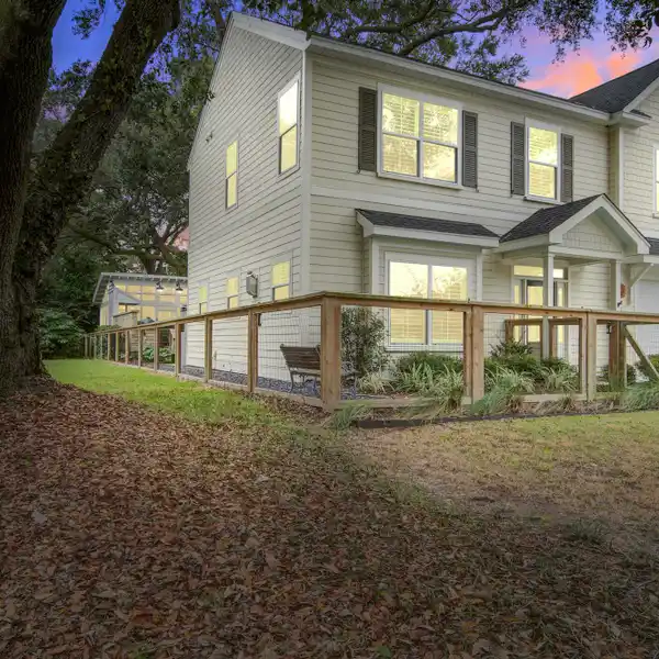 RARE GEM IN RIVERLAND TERRACE