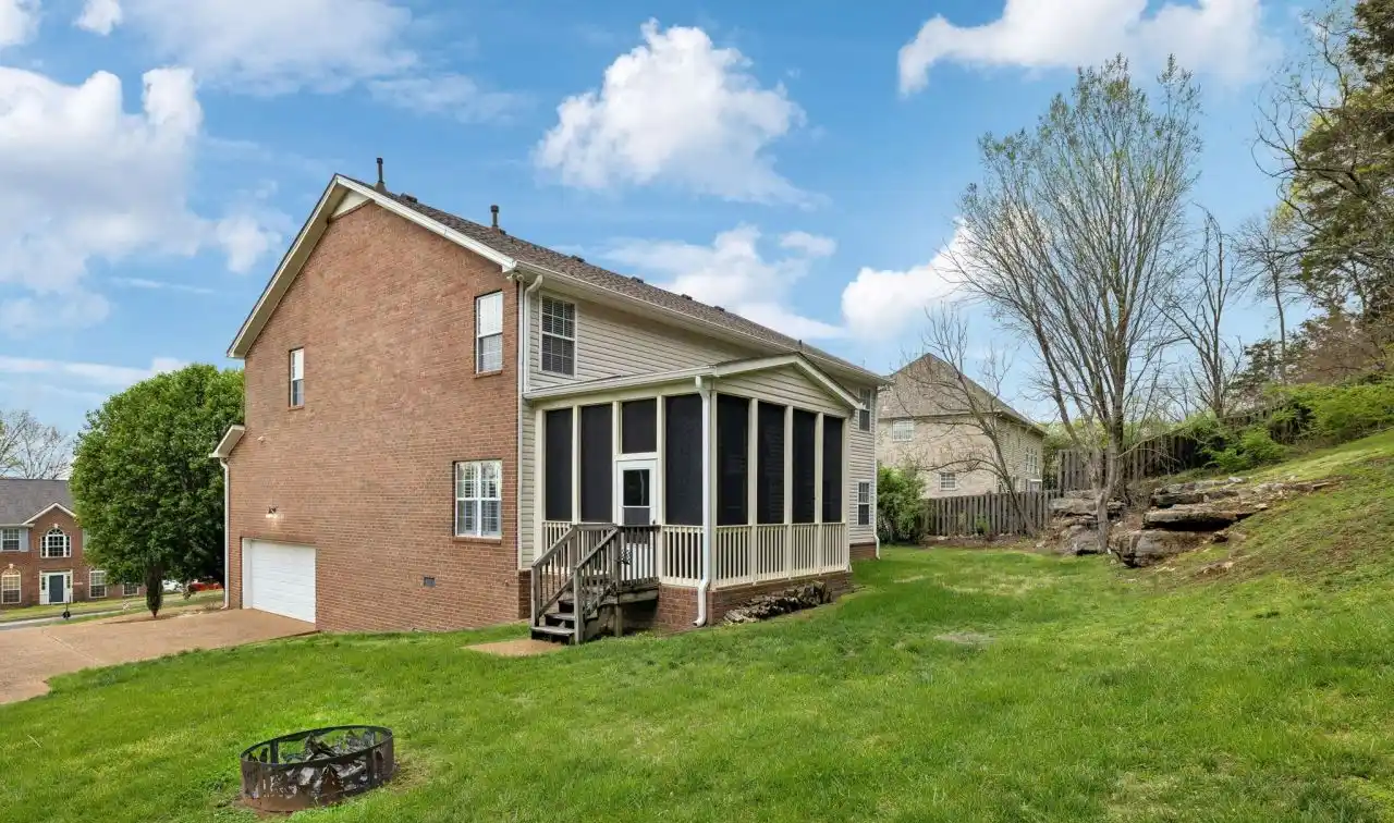 Spacious Home in the Desirable Mountain View Subdivision