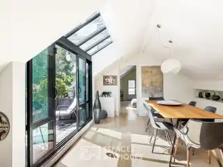 Elegantly Renovated Top-Floor Apartment