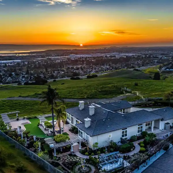ULTIMATE SINGLE-STORY VIEW RETREAT