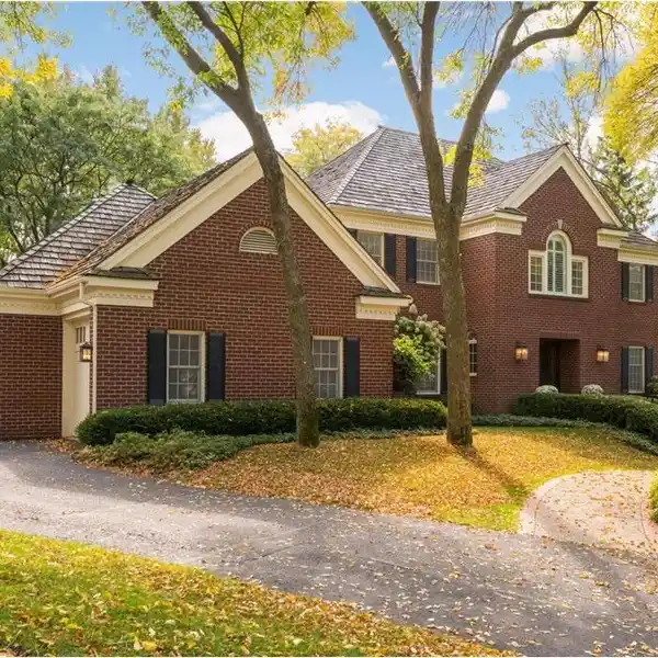 IMPECCABLY MAINTAINED GRAND RED BRICK COLONIAL
