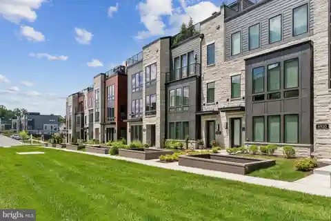 Stunning Townhouse in Amalyn