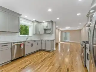 Renovated Comfort with Seamless Indoor-Outdoor Flow