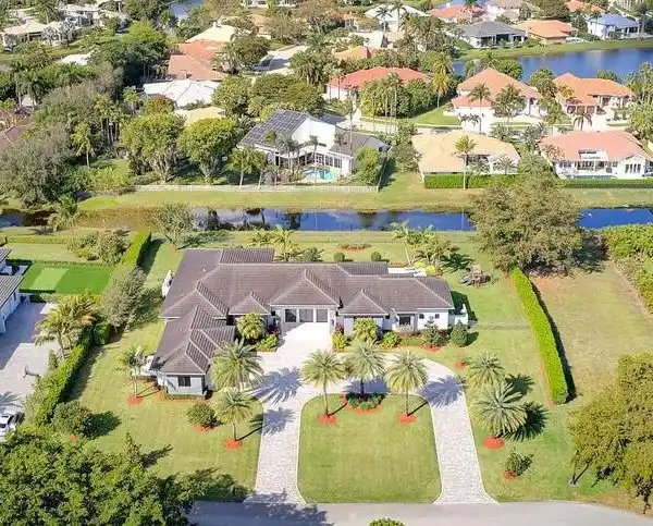 EXCEPTIONAL CONTEMPORARY HOME ON A SPRAWLING ACRE