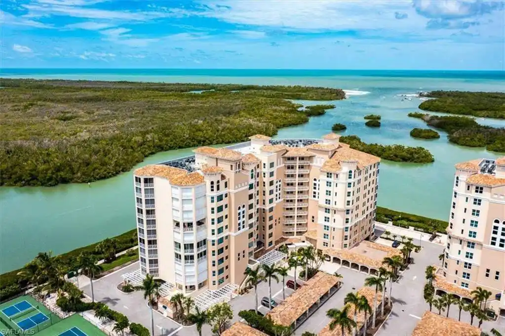 Penthouse Corner Unit with Spectacular Unobstructed Views