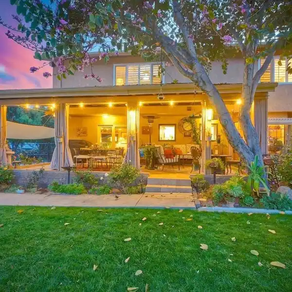 BEAUTIFUL HOME IN A PEACEFUL SETTING