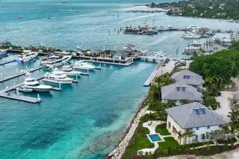 Luxury Upper Floor Turn-key Coral Cottage in Harbour Island
