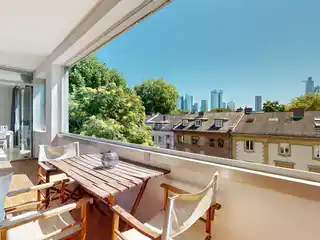 Light-Flooded Apartment in Sought-After Westend