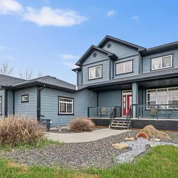 GORGEOUS FAMILY HOME