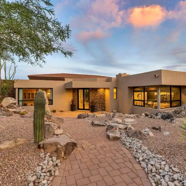MODERN DESERT SPACE IN STONE CANYON