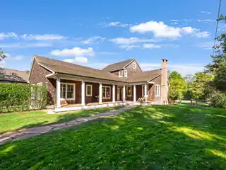 Charm and Elegance in the Historic Whaling Village