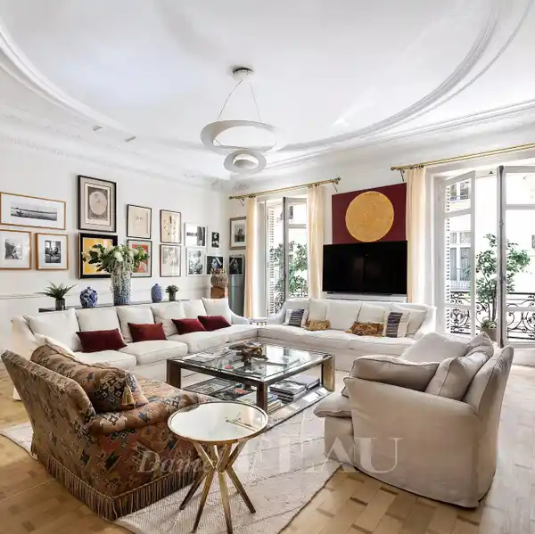 TIMELESS CHARM MEETS PARISIAN PRESTIGE