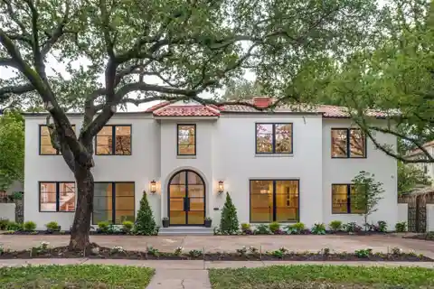 Opulent Residence in Prestigious Highland Park