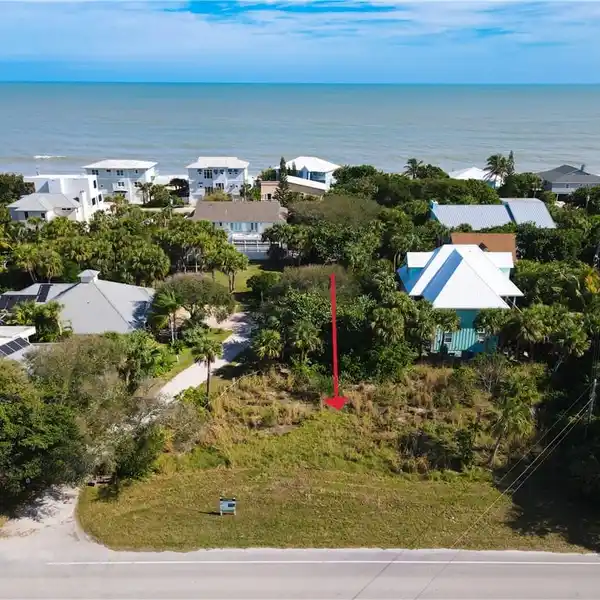 CORNER LOT IN THE EXCLUSIVE SUMMERPLACE AREA