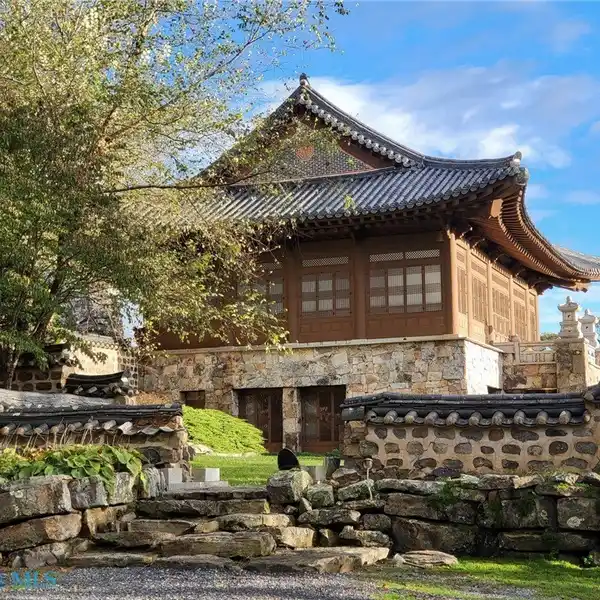 RARE RELOCATED KOREAN TEMPLE HOME IN AMERICA