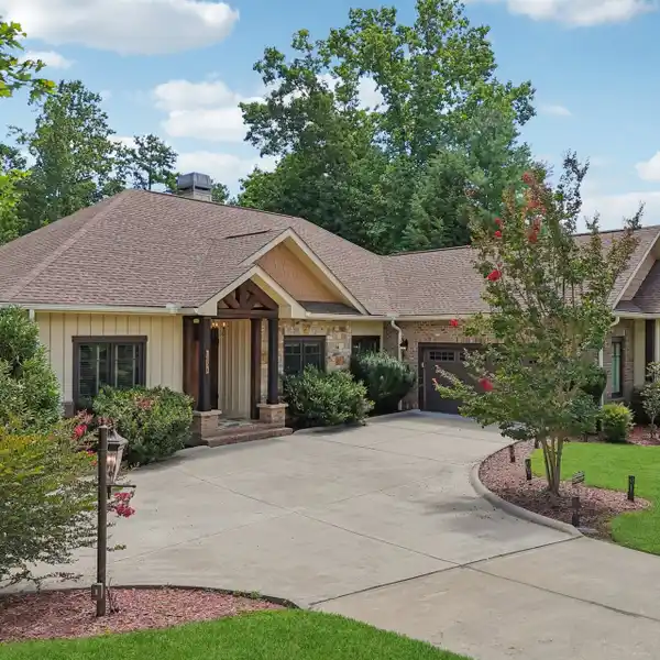 LUXURIOUS CUSTOM-BUILT HOME