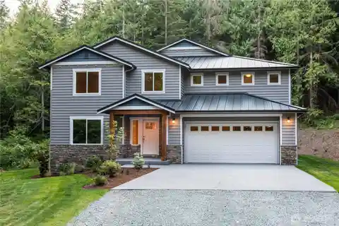 Secluded 4.5 Acres with Modern Luxury Home