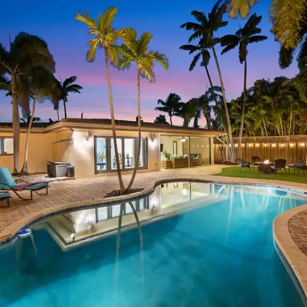 METICULOUSLY MAINTAINED RESORT-STYLE POOL HOME