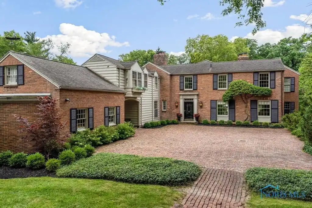 Signature Home in Ottawa Hills