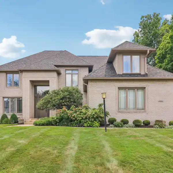 HOME WITH GRAND DESIGN NEAR SCENIC TRAILS
