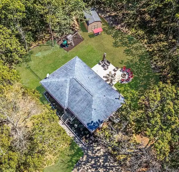 HAMPTON BAYS RAISED RANCH ON EXPANSIVE PARCEL