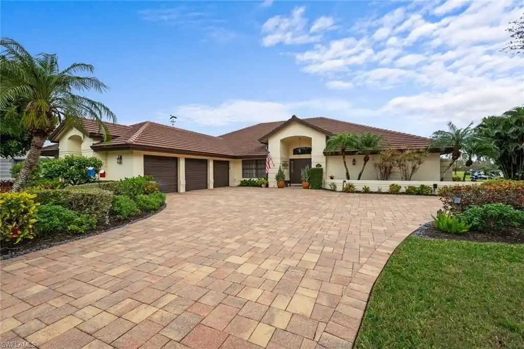 One-of-a-kind Residence in Wildcat Run Golf and Country Club
