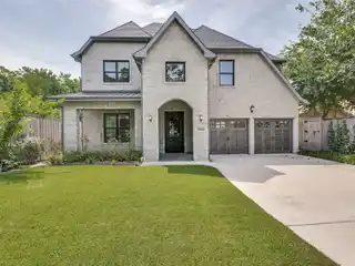 Open Concept Living Meets Sophisticated Design