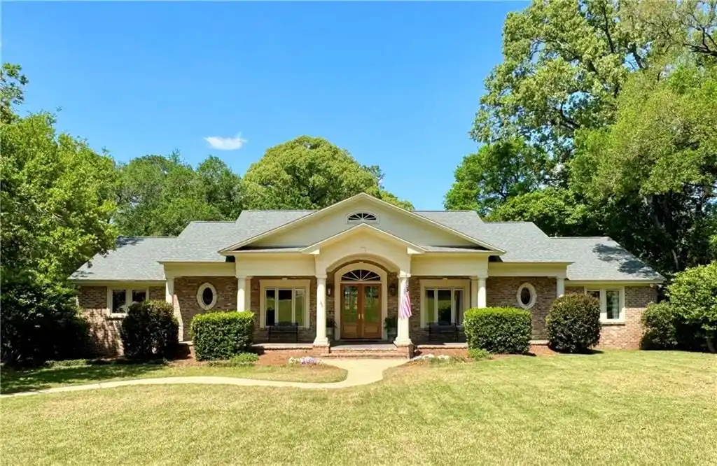 Stately Brick Home in Spring Hill