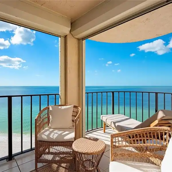 DIRECT GULF VIEWS WITH ELEGANT COASTAL LIVING