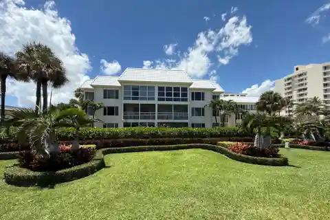 Live the Coastal Dream on Jupiter Island