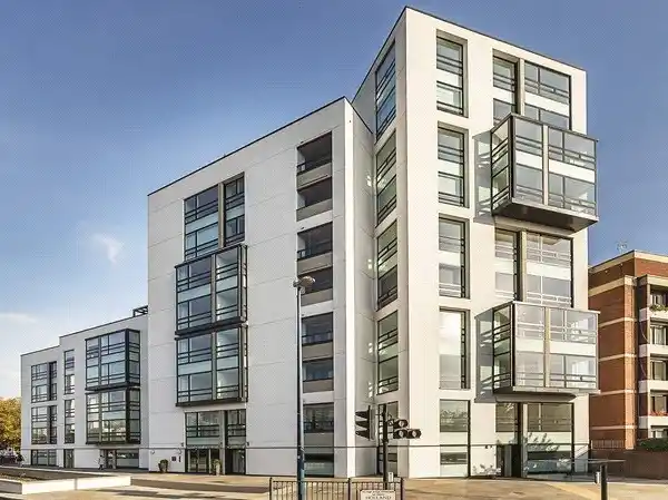 EXCEPTIONAL APARTMENT IN A PRESTIGIOUS DEVELOPMENT