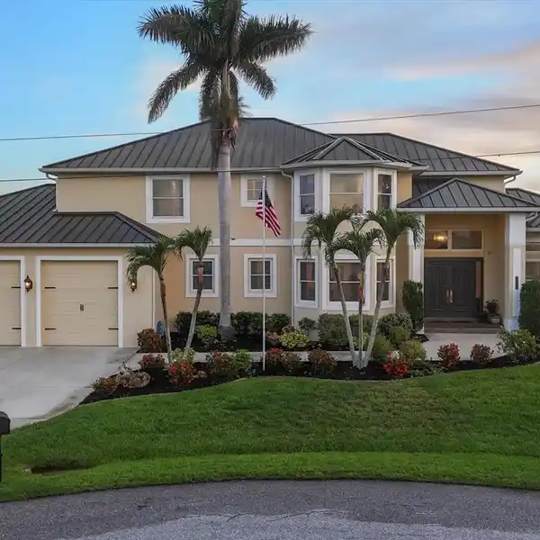 UNMATCHED WATERFRONT LIVING AT PARADISE POINT