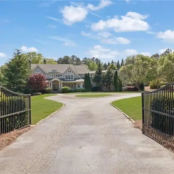 ENGAGING MASTERPIECE ON FIVE ACRES