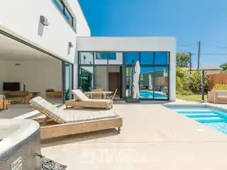 Architect-Designed Contemporary Oasis in Central Pessac