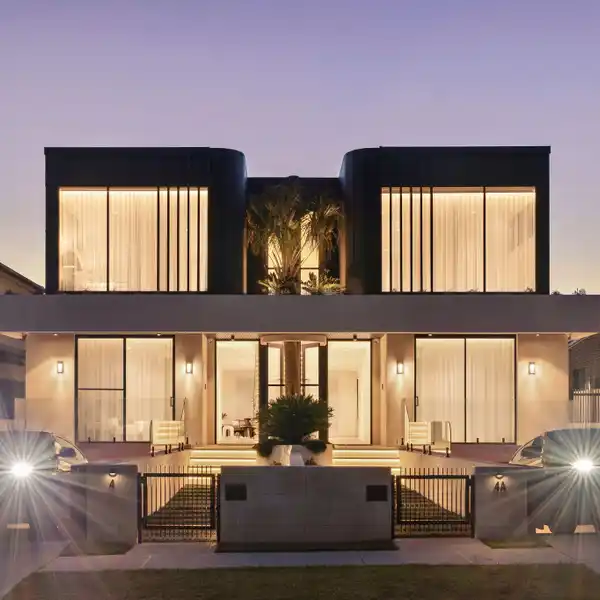 IMPRESSIVE BLEND OF LUXURY FINISHES AND INNOVATIVE DESIGN