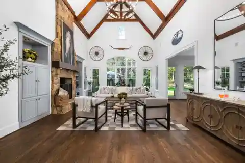 Delightful and Secluded Estate - Valley View
