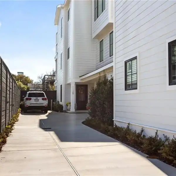 BEAUTIFUL, LIGHT-FILLED CONDO STEPS FROM BEACH