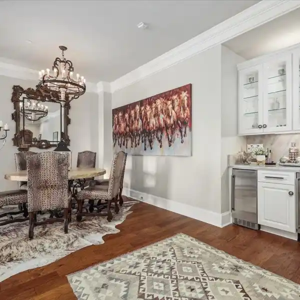 RARE LUXURY HOME IN VILLA DE LEON