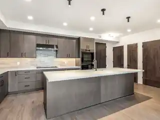 Wonderful Home at the Base of Mount Royal