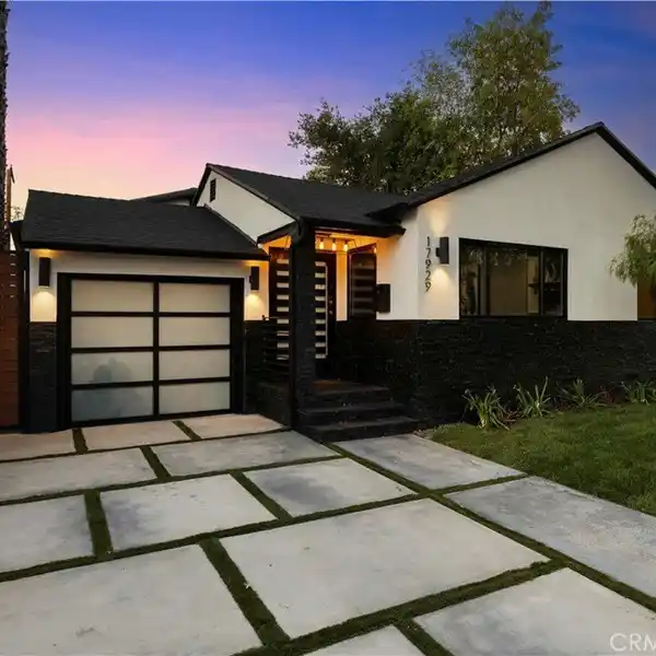 EXQUISITE SMART HOME IN PRIME LOCATION