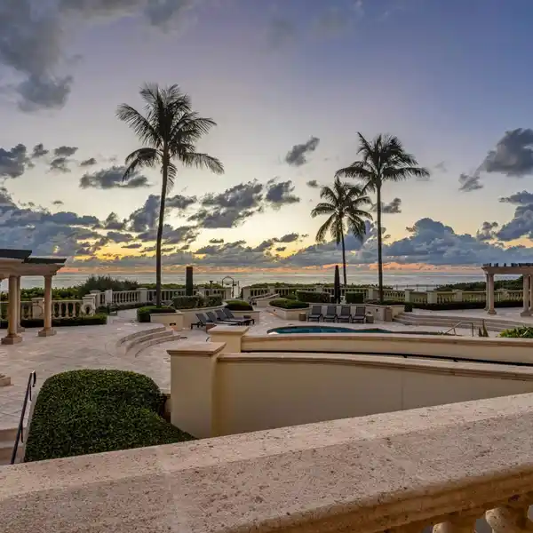 SPECTACULAR AND RARELY FOUND DIRECT OCEANFRONT VILLA WITH PRIVATE POOL