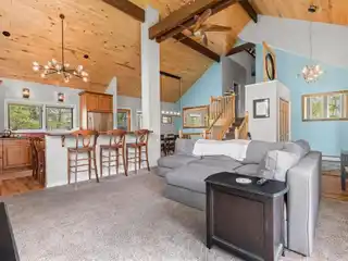 Mountain Charm with Privacy and Flexibility