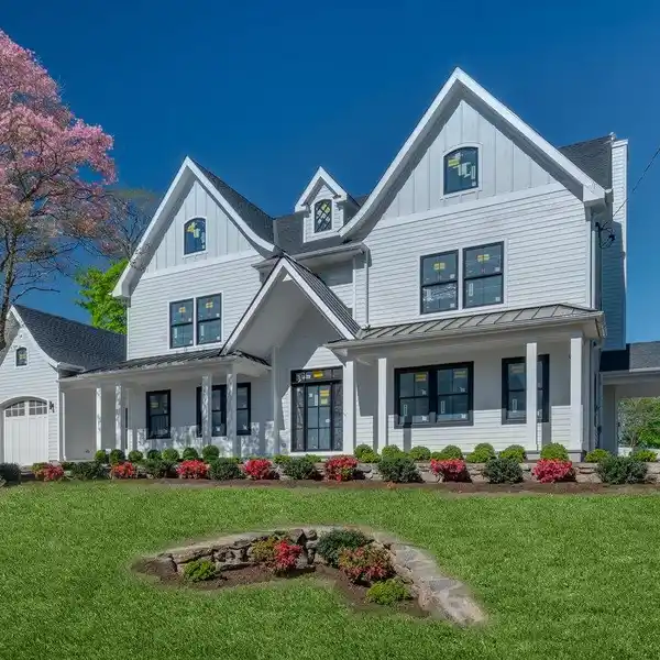 SUN-FILLED CUSTOM RETREAT